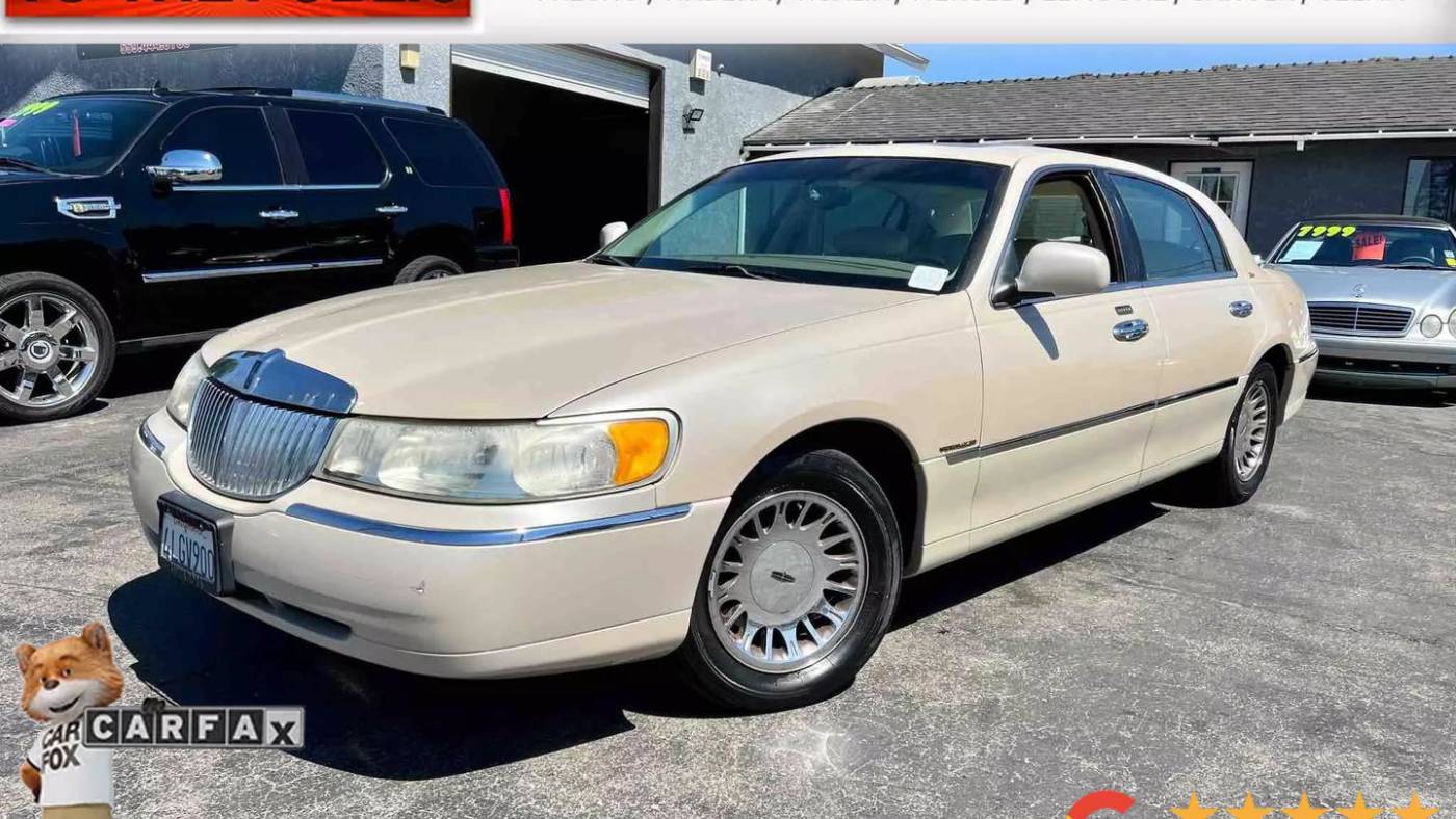 2000 Lincoln Town Car Cartier For Sale in Fresno CA