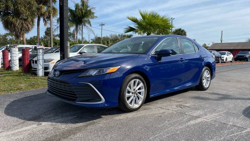 2023 Toyota Camry SE — Sedan — 74,738 mi — West Palm Beach, FL