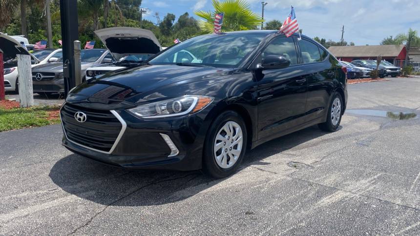 2018 Hyundai Elantra SE — Sedan — 32,775 mi — West Palm Beach, FL