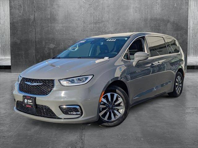2022 Chrysler Pacifica Hybrid Touring L — Minivan — 16,952 mi — Fremont, CA