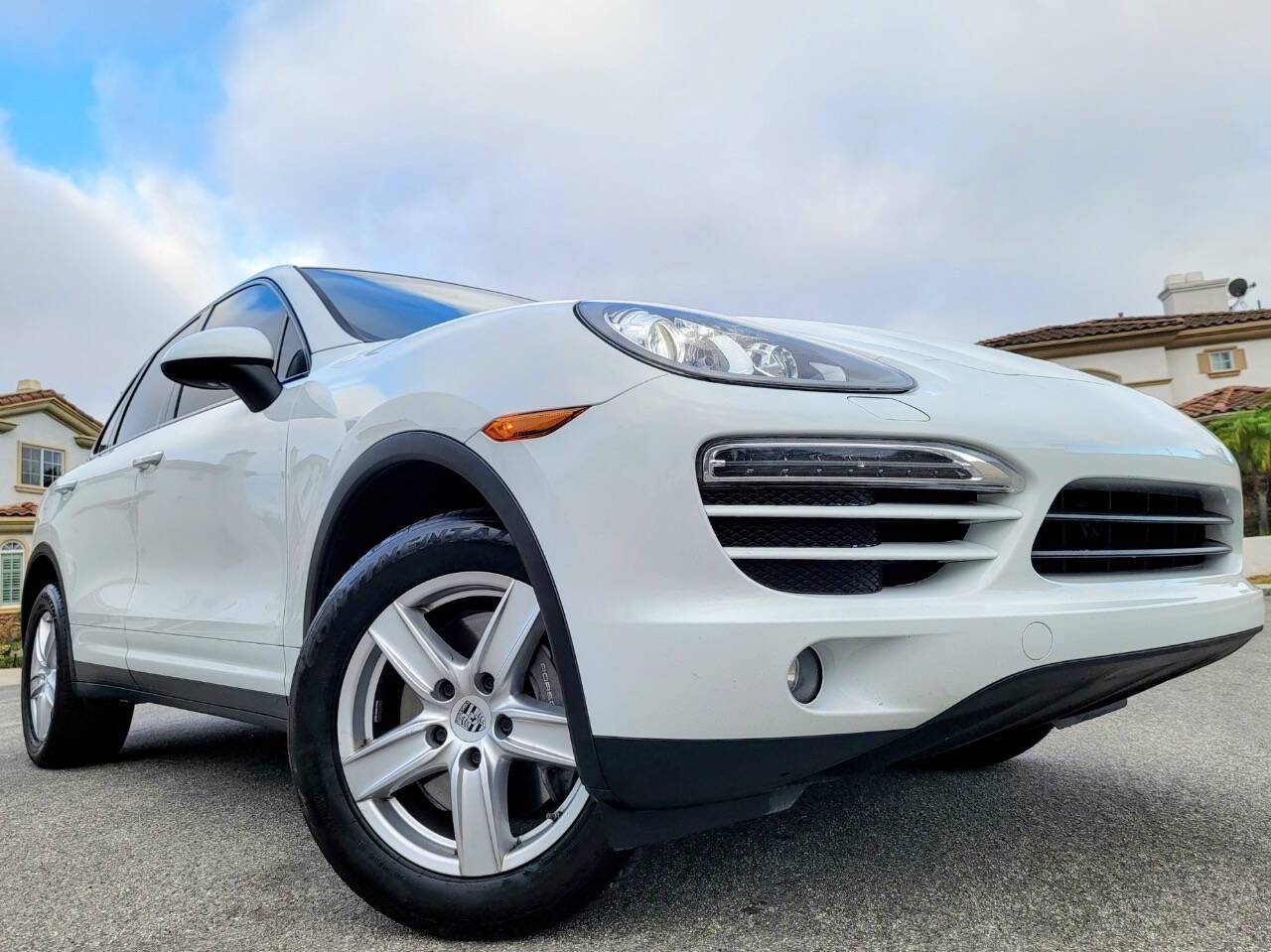 2014 Porsche Cayenne Standard
