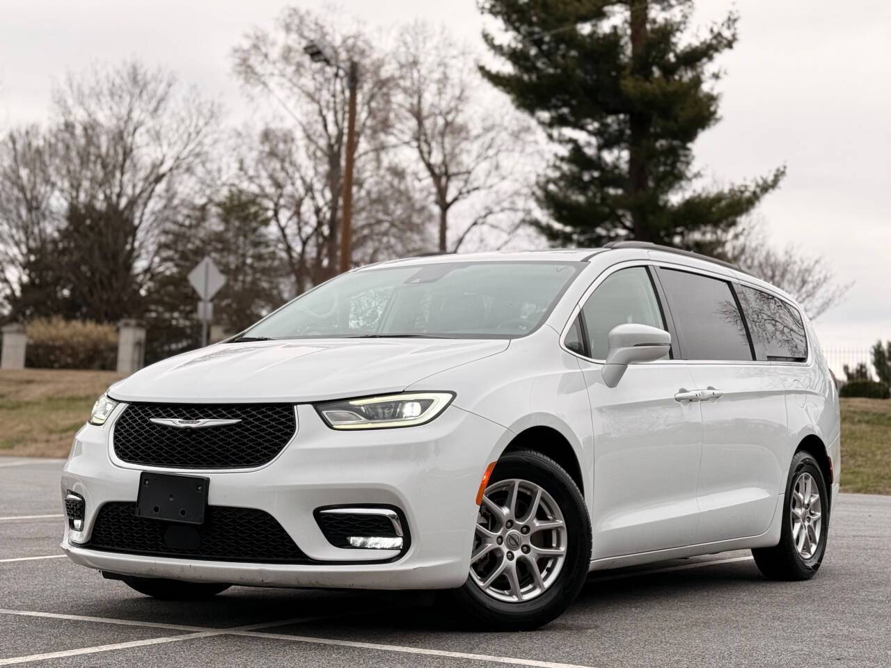 2022 Chrysler Pacifica Touring L — Minivan — 74,896 mi — Greensboro, NC