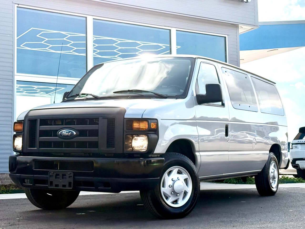 2009 Ford Econoline Wagon E-150 XL — Passenger Van — 88,025 mi — Greensboro, NC