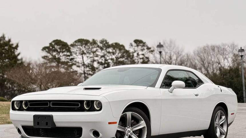2017 Dodge Challenger SXT — Coupe — 20,383 mi — Greensboro, NC