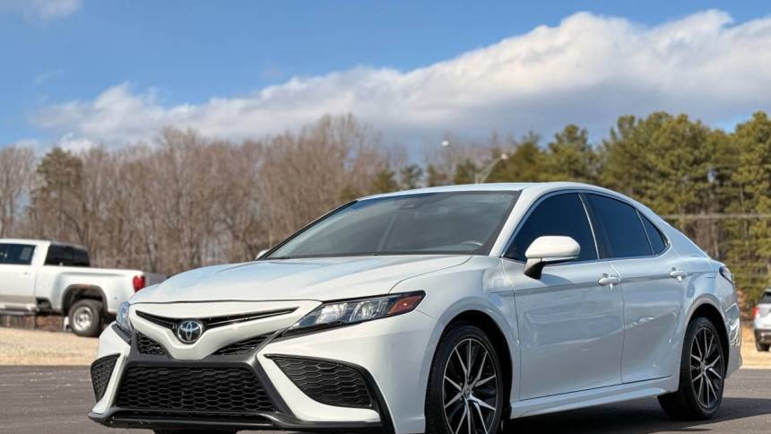 2022 Toyota Camry SE — Sedan — 62,827 mi — Greensboro, NC