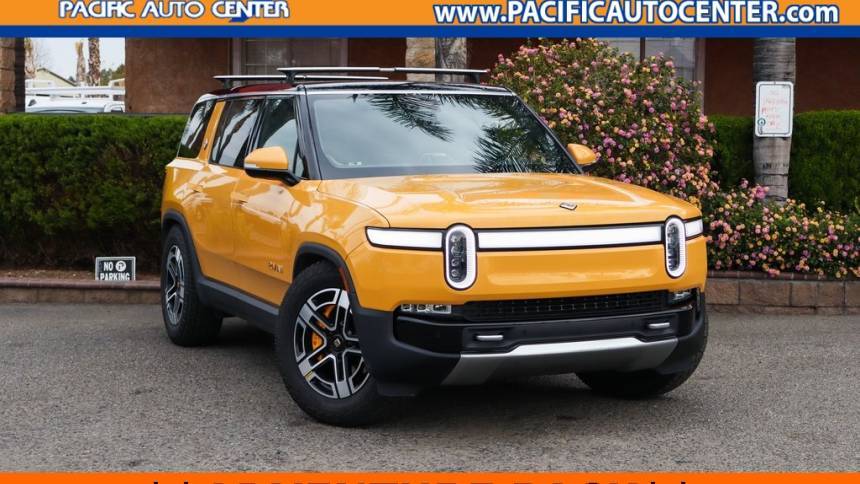 2023 Rivian R1S Adventure