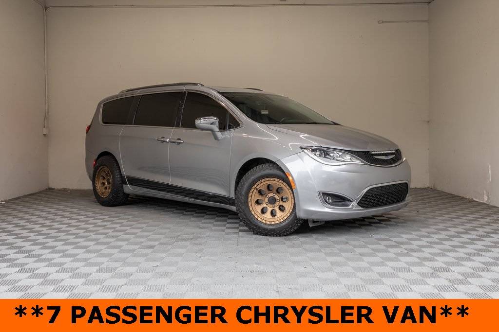 2020 Chrysler Pacifica Limited — Minivan — 106,387 mi — Costa Mesa, CA