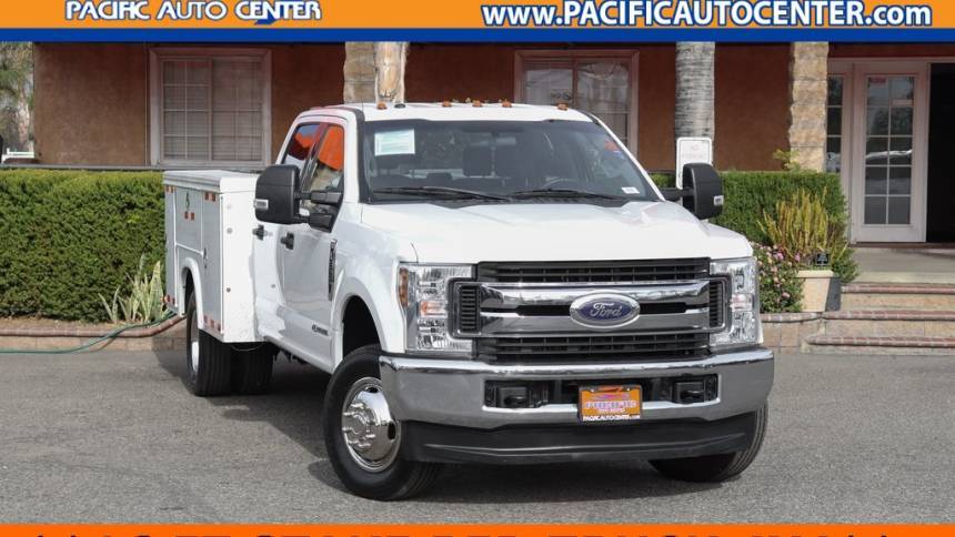 2019 Ford Super Duty F-350 Chassis Cab XLT — Chassis Cab Truck — 83,870 mi — Costa Mesa, CA