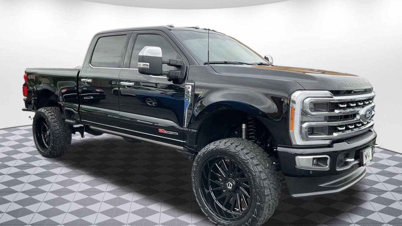 2023 Ford Super Duty F-350 Platinum — Pickup Truck — 11,562 mi — Mount Vernon, WA