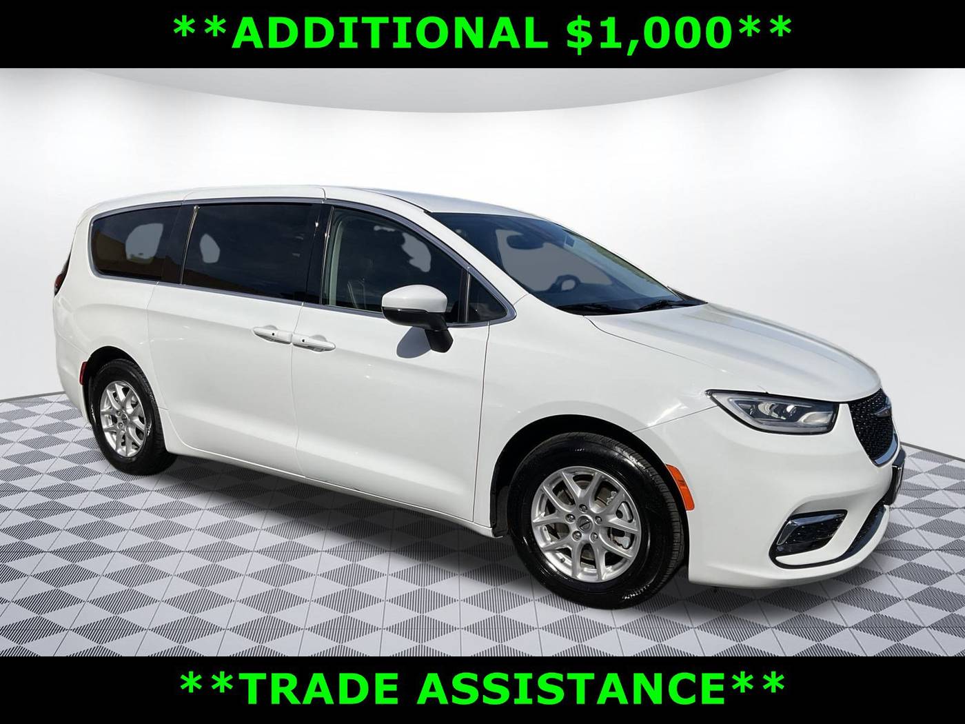 2023 Chrysler Pacifica Touring L — Minivan — 66,896 mi — Mount Vernon, WA