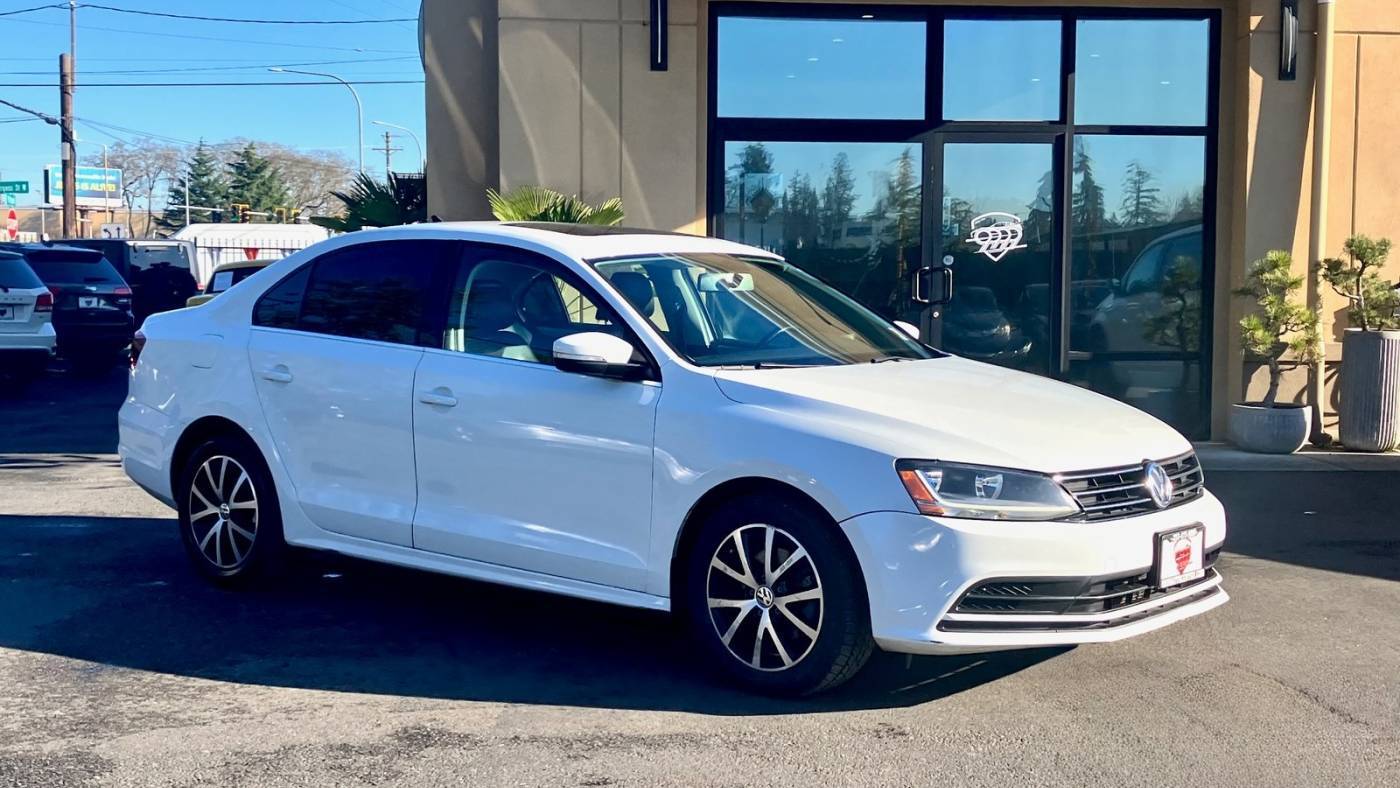2017 Volkswagen Jetta 1.4T SE — Sedan — 104,997 mi — Lakewood, WA