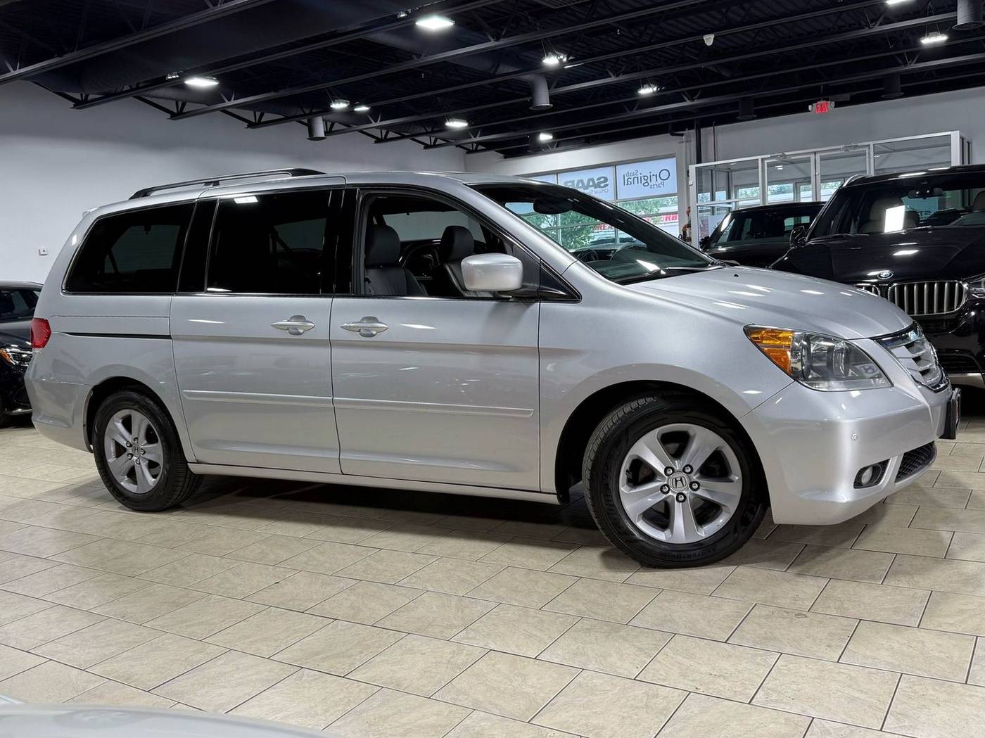 2010 Honda Odyssey Touring — Minivan — 173,034 mi — Downers Grove, IL