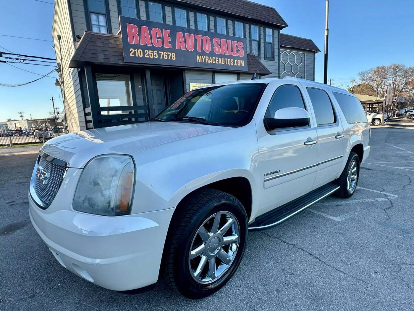 2011 GMC Yukon Denali — SUV — 154,595 mi — San Antonio, TX