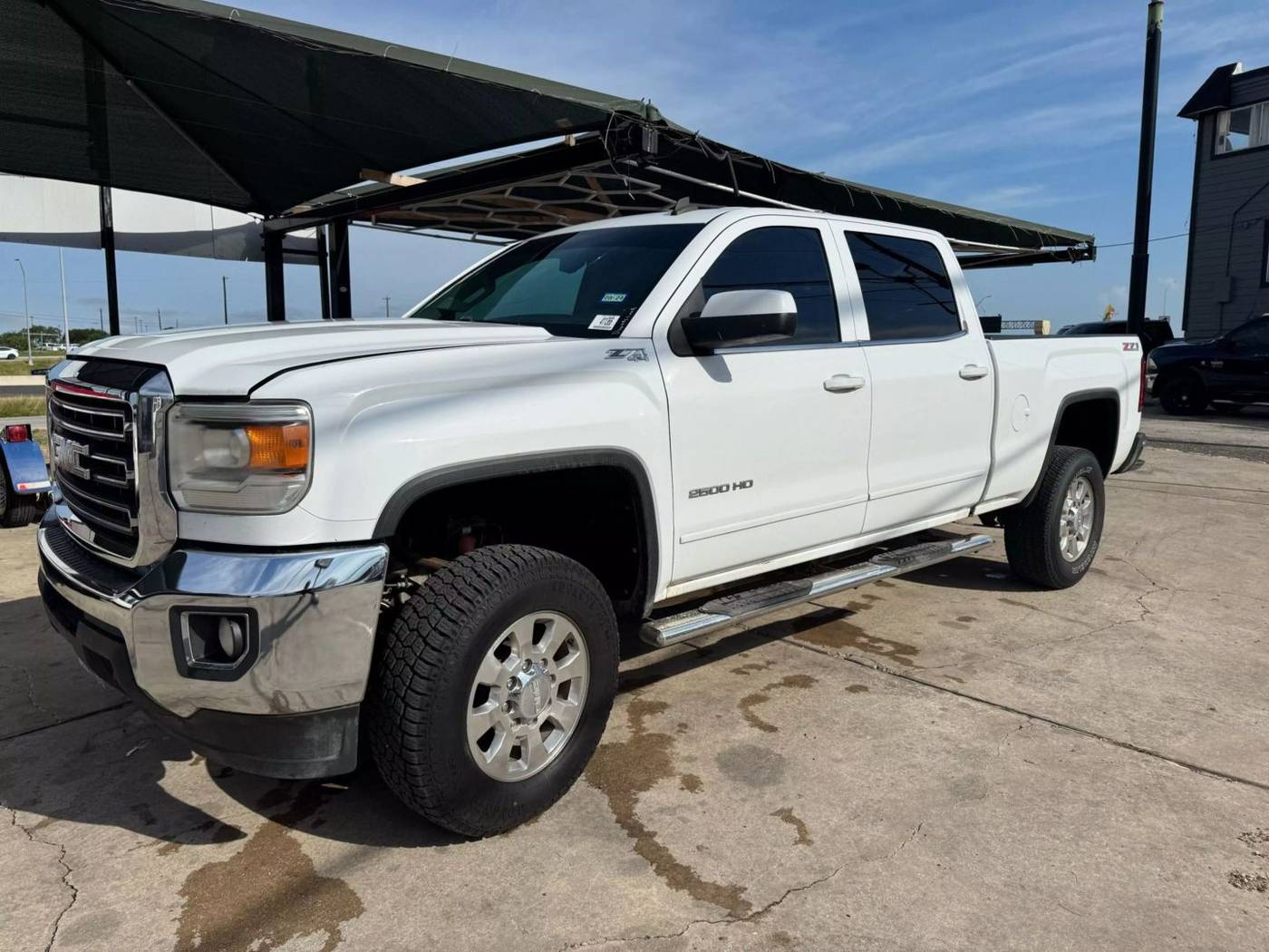 2015 GMC Sierra 2500HD SLE — Pickup Truck — 163,548 mi — San Antonio, TX