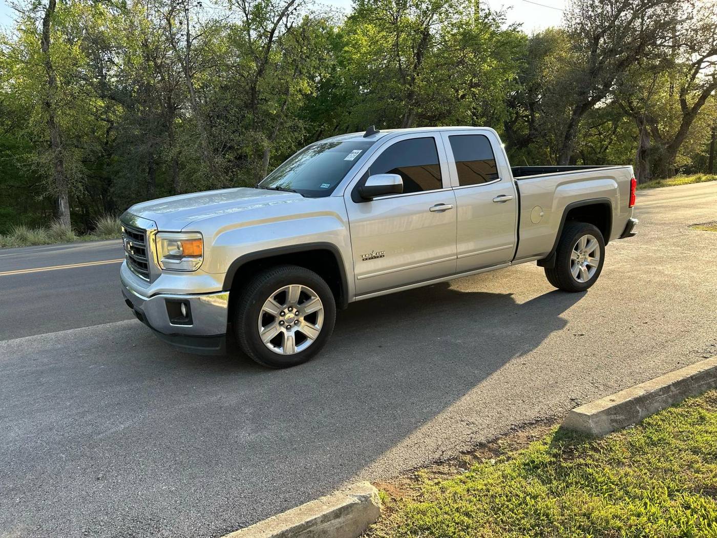 2015 GMC Sierra 1500 SLE — Pickup Truck — 135,187 mi — San Antonio, TX