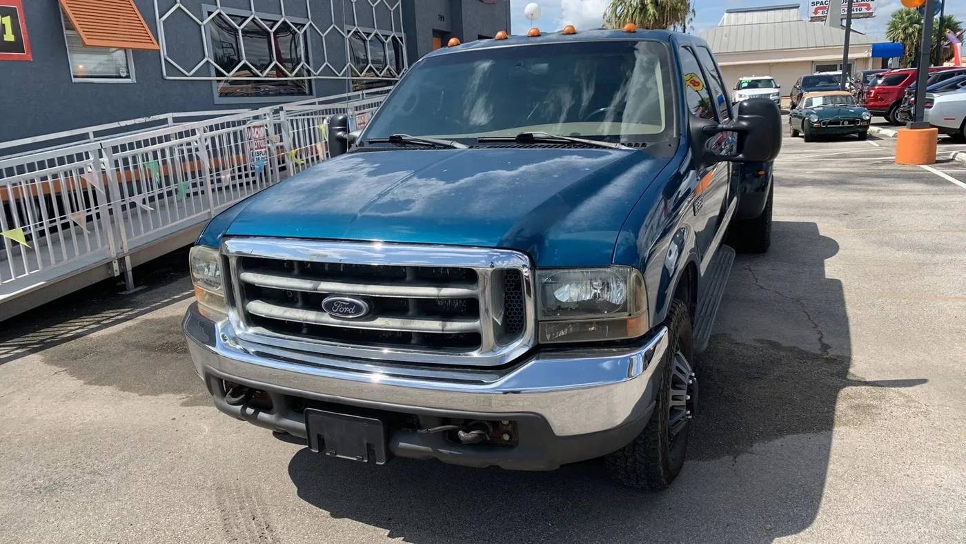 2000 Ford Super Duty F-350 XL — Pickup Truck — 320,349 mi — San Antonio, TX