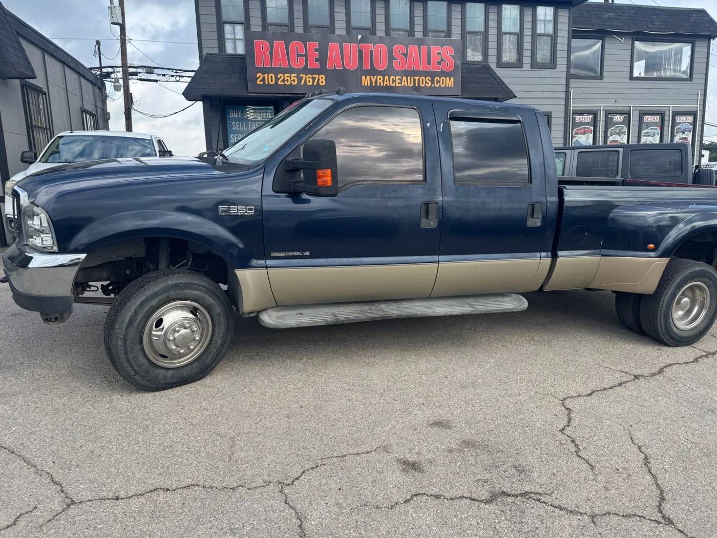 2001 Ford Super Duty F-350 XL — Pickup Truck — 288,000 mi — San Antonio, TX