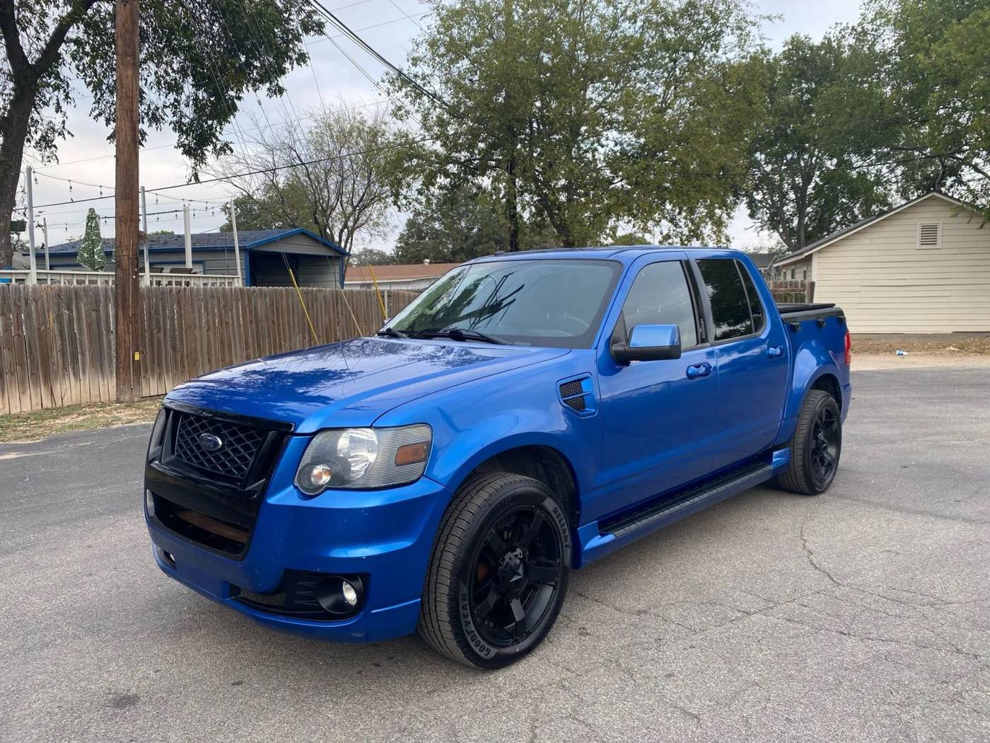 2010 Ford Explorer Sport Trac Limited — Pickup Truck — 192,165 mi — San Antonio, TX