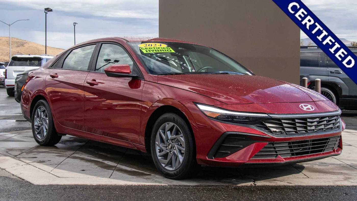 2024 Hyundai Elantra Hybrid Blue — Sedan — 6,667 mi — Carson City, NV