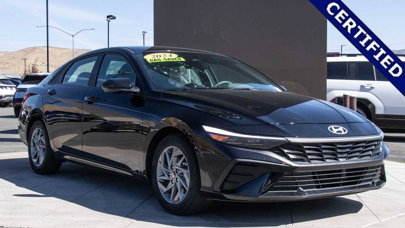 2024 Hyundai Elantra Hybrid Blue — Sedan — 9,557 mi — Carson City, NV