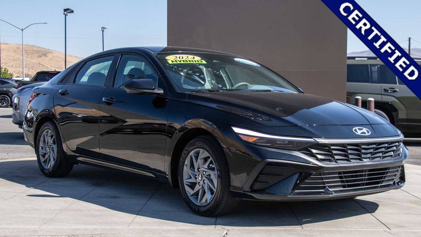 2024 Hyundai Elantra Hybrid Blue — Sedan — 8,916 mi — Carson City, NV