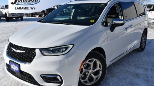 2023 Chrysler Pacifica Limited — Minivan — 60,580 mi — Laramie, WY