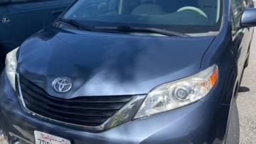 2013 Toyota Sienna LE — Minivan — 98,671 mi — Simi Valley, CA