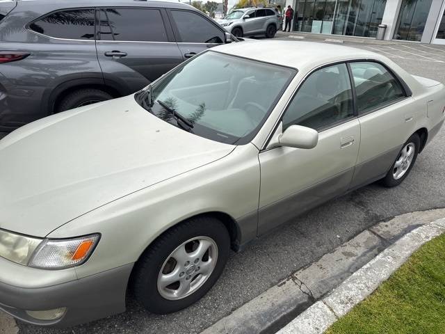 1998 Lexus ES ES 300 — Sedan — 175,129 mi — Simi Valley, CA