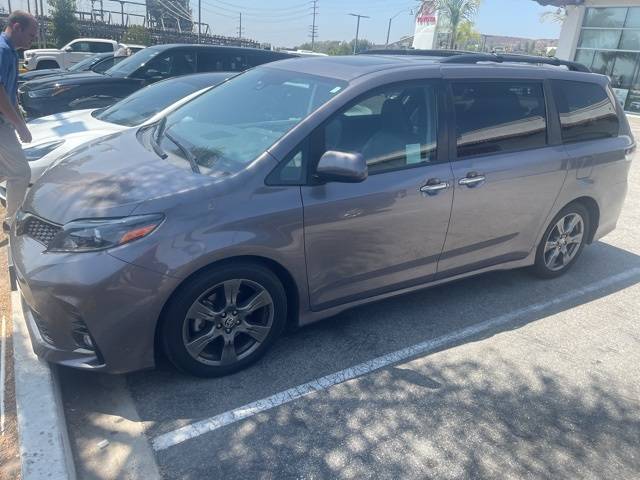 2020 Toyota Sienna SE Premium — Minivan — 23,684 mi — Simi Valley, CA