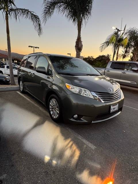 2014 Toyota Sienna XLE — Minivan — 167,315 mi — Simi Valley, CA