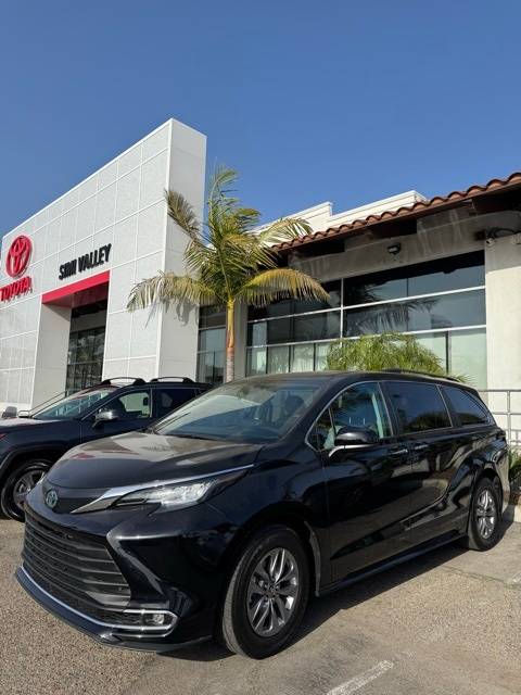 2024 Toyota Sienna XLE — Minivan — 28,717 mi — Simi Valley, CA