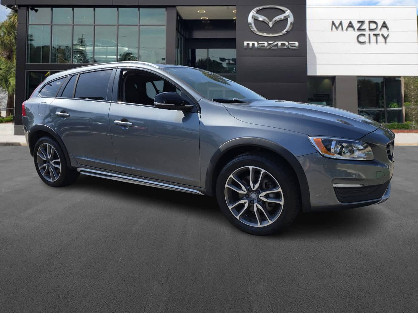 2018 Volvo V60 Cross Country T5 — Wagon — 65,899 mi — Jacksonville, FL