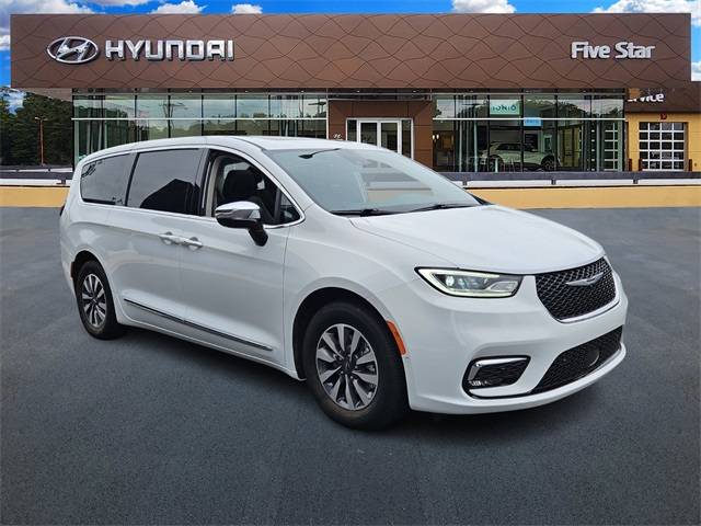 2023 Chrysler Pacifica Hybrid Limited — Minivan — 23,119 mi — Macon, GA