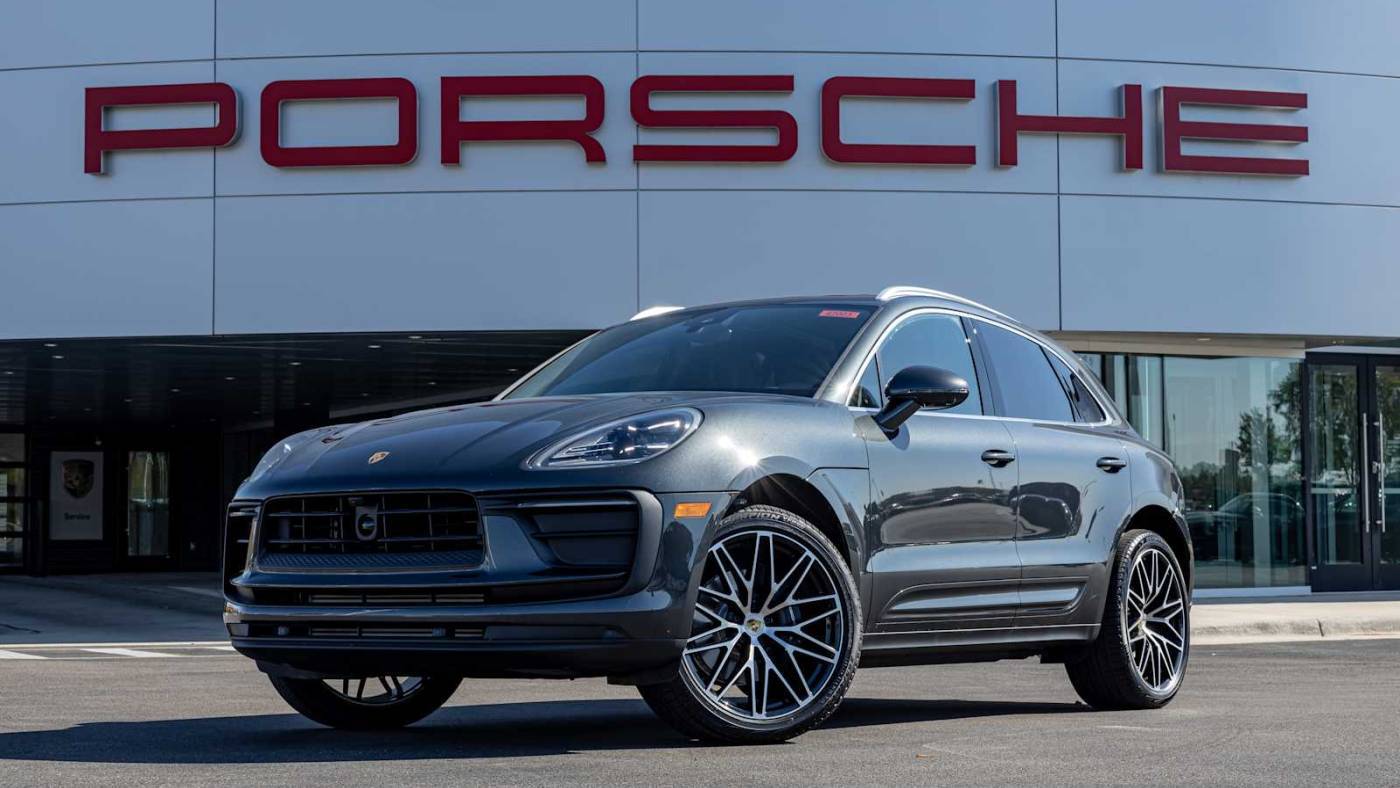 2025 Porsche Macan Standard — SUV — 1,925 mi — Rockford, IL
