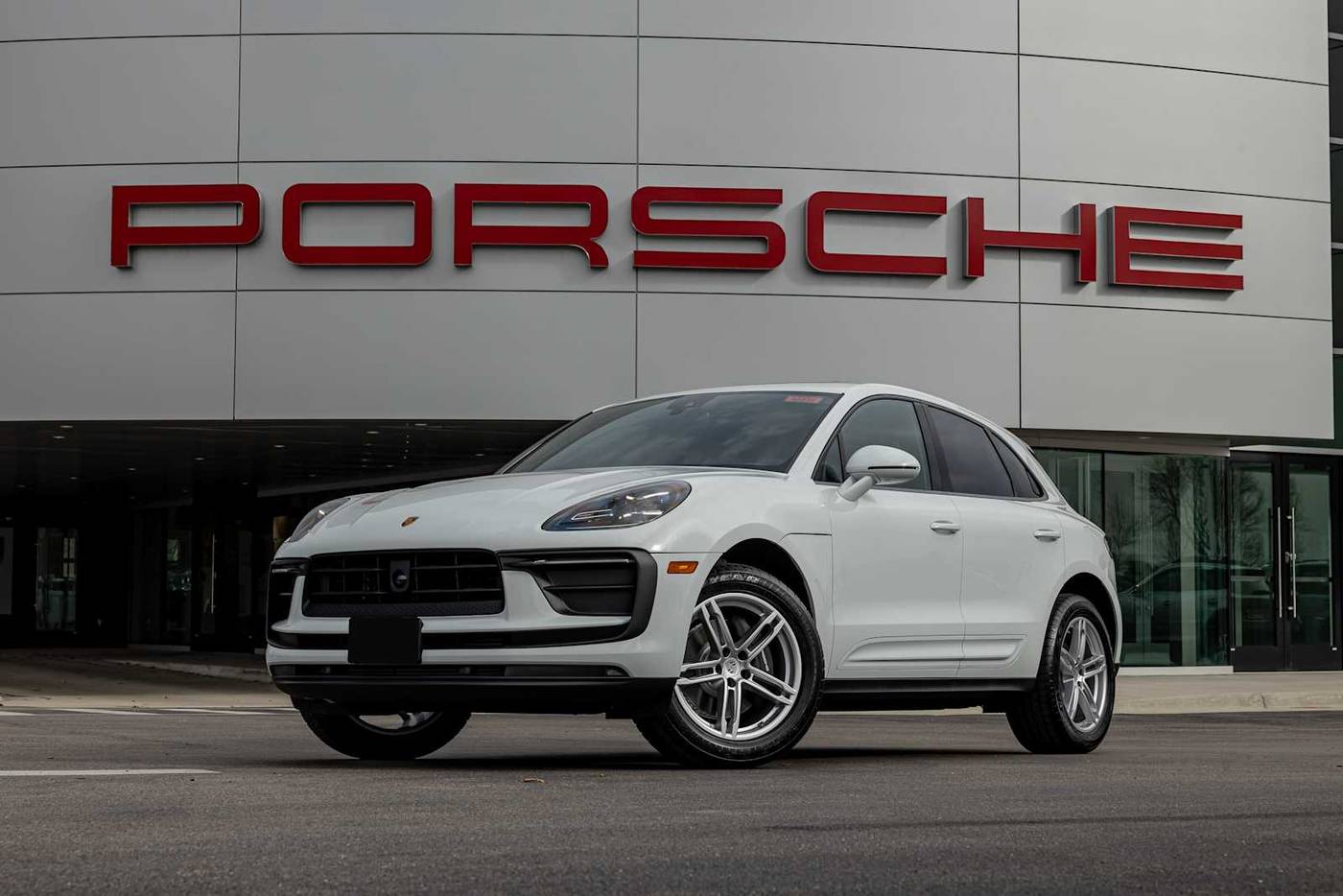 2025 Porsche Macan Standard — SUV — 13 mi — Rockford, IL