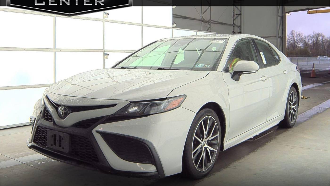 2022 Toyota Camry SE