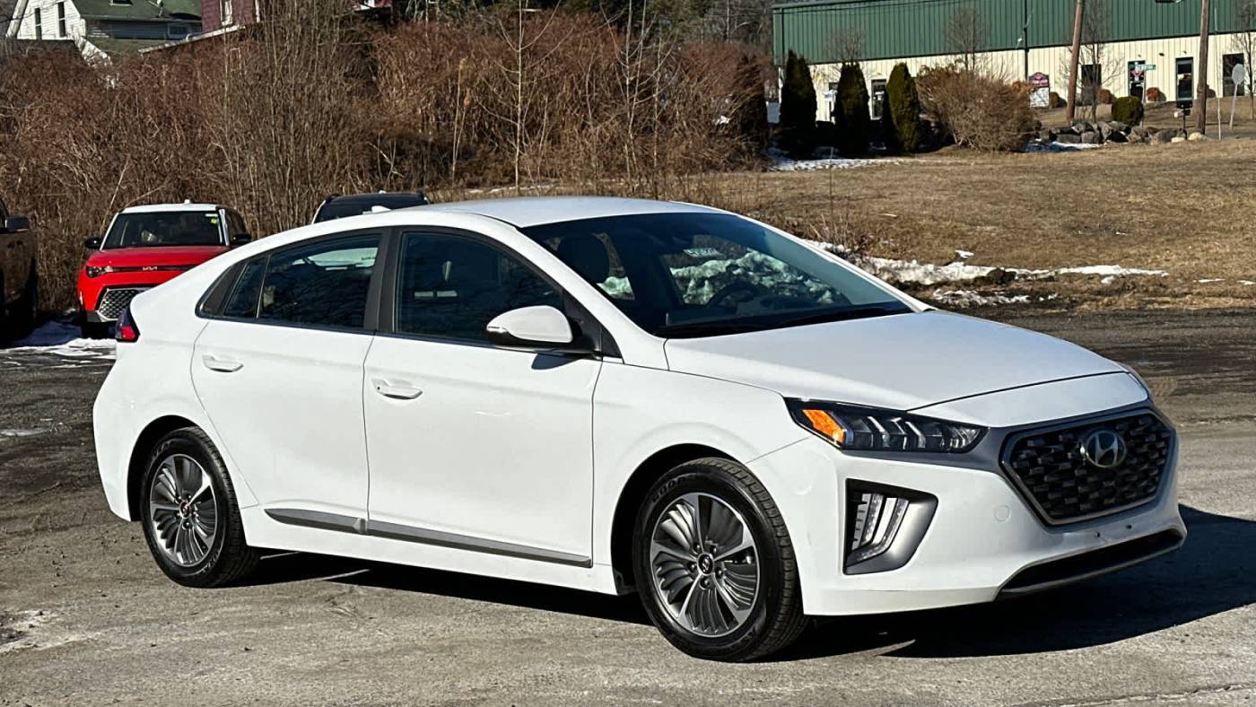 2022 Hyundai Ioniq Plug-In Hybrid SEL — Hatchback — 124,799 mi — Danbury, CT
