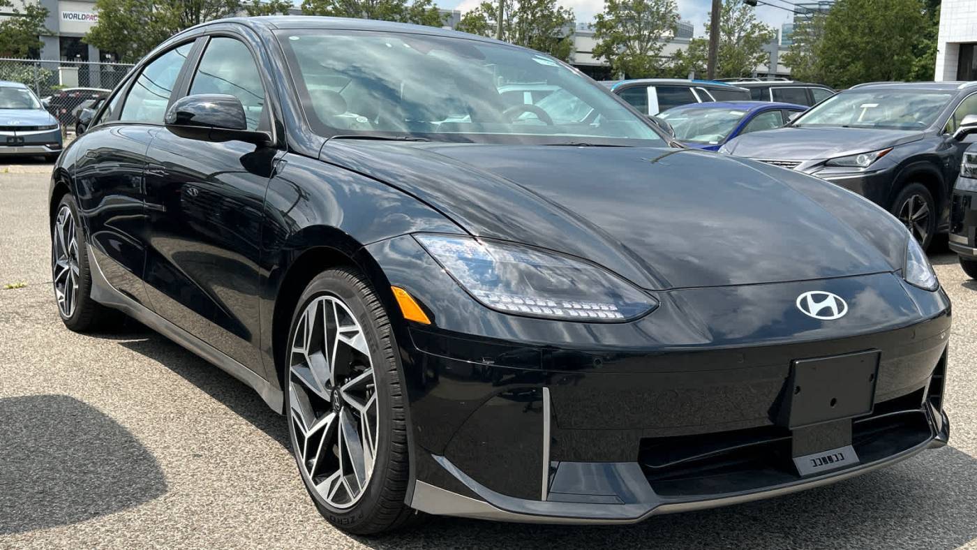 2023 Hyundai IONIQ 6 SEL — Sedan — 5,623 mi — Danbury, CT
