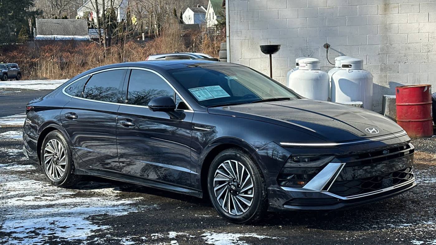 2024 Hyundai Sonata Hybrid Limited — Sedan — 13,019 mi — Danbury, CT