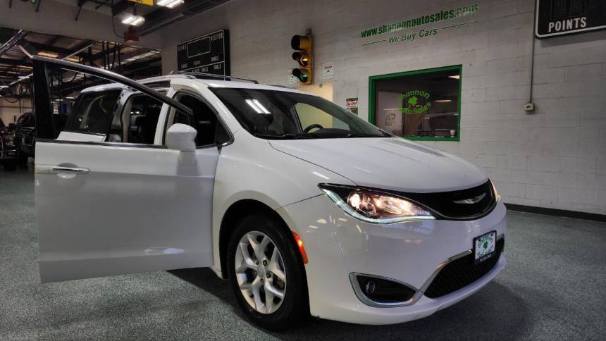 2020 Chrysler Pacifica Touring — Minivan — 122,518 mi — Manassas, VA