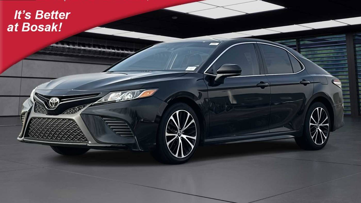 2020 Toyota Camry SE — Sedan — 116,584 mi — Burns Harbor, IN