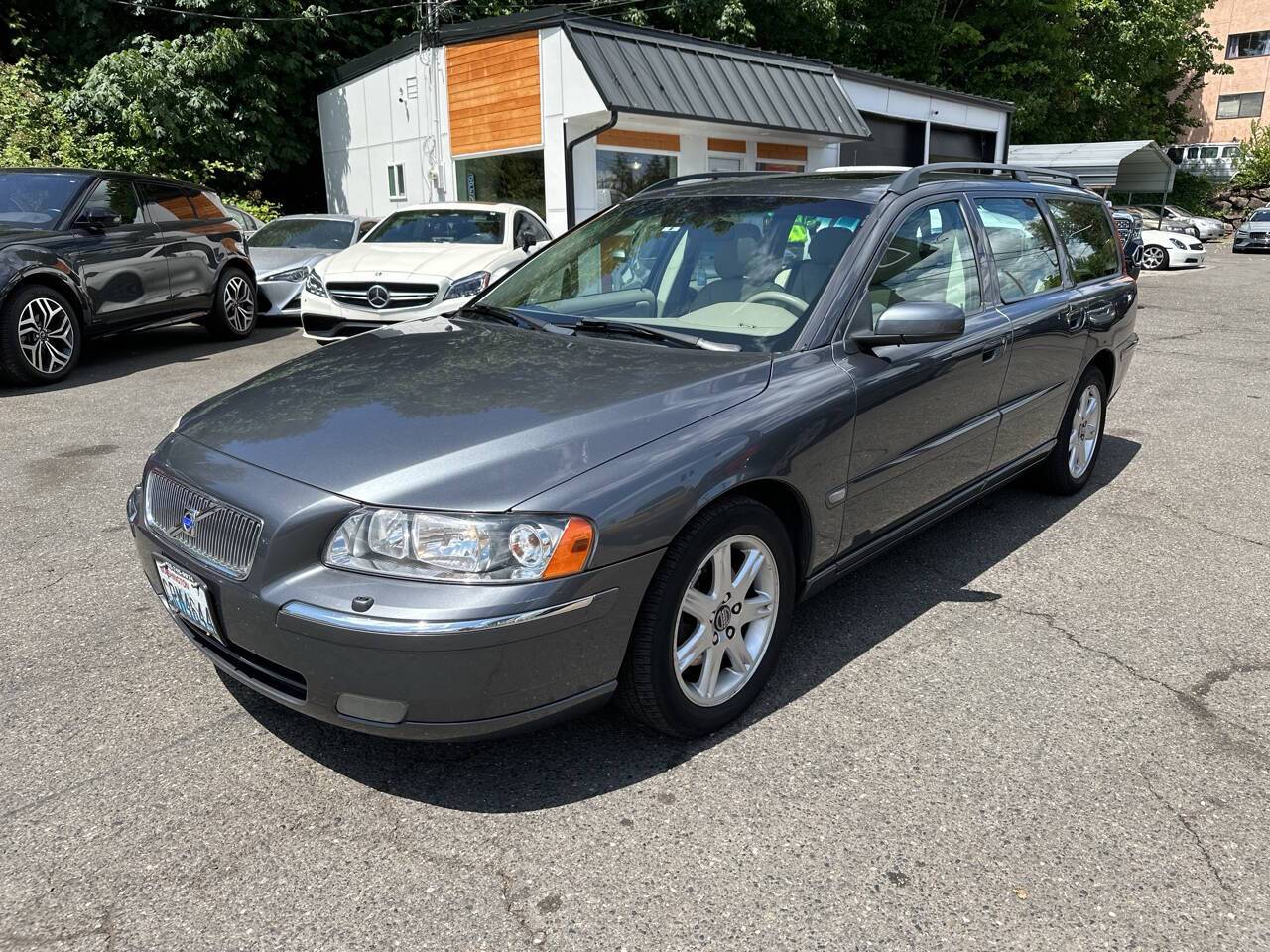 2005 Volvo V70 2.5T — Wagon — 190,441 mi — Seattle, WA