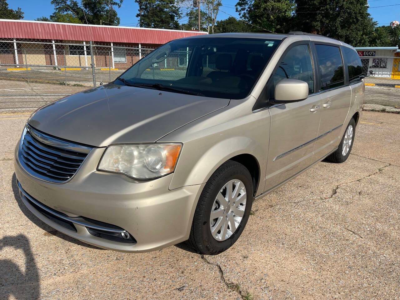 2014 Chrysler Town & Country Touring — Minivan — 157,664 mi — Gainesville, GA