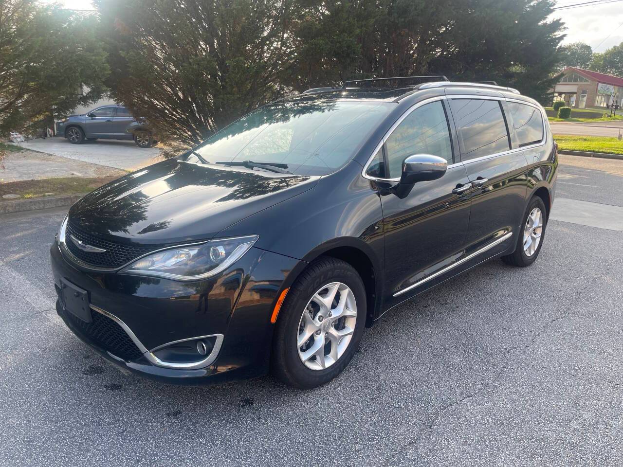 2020 Chrysler Pacifica Limited — Minivan — 137,419 mi — Gainesville, GA