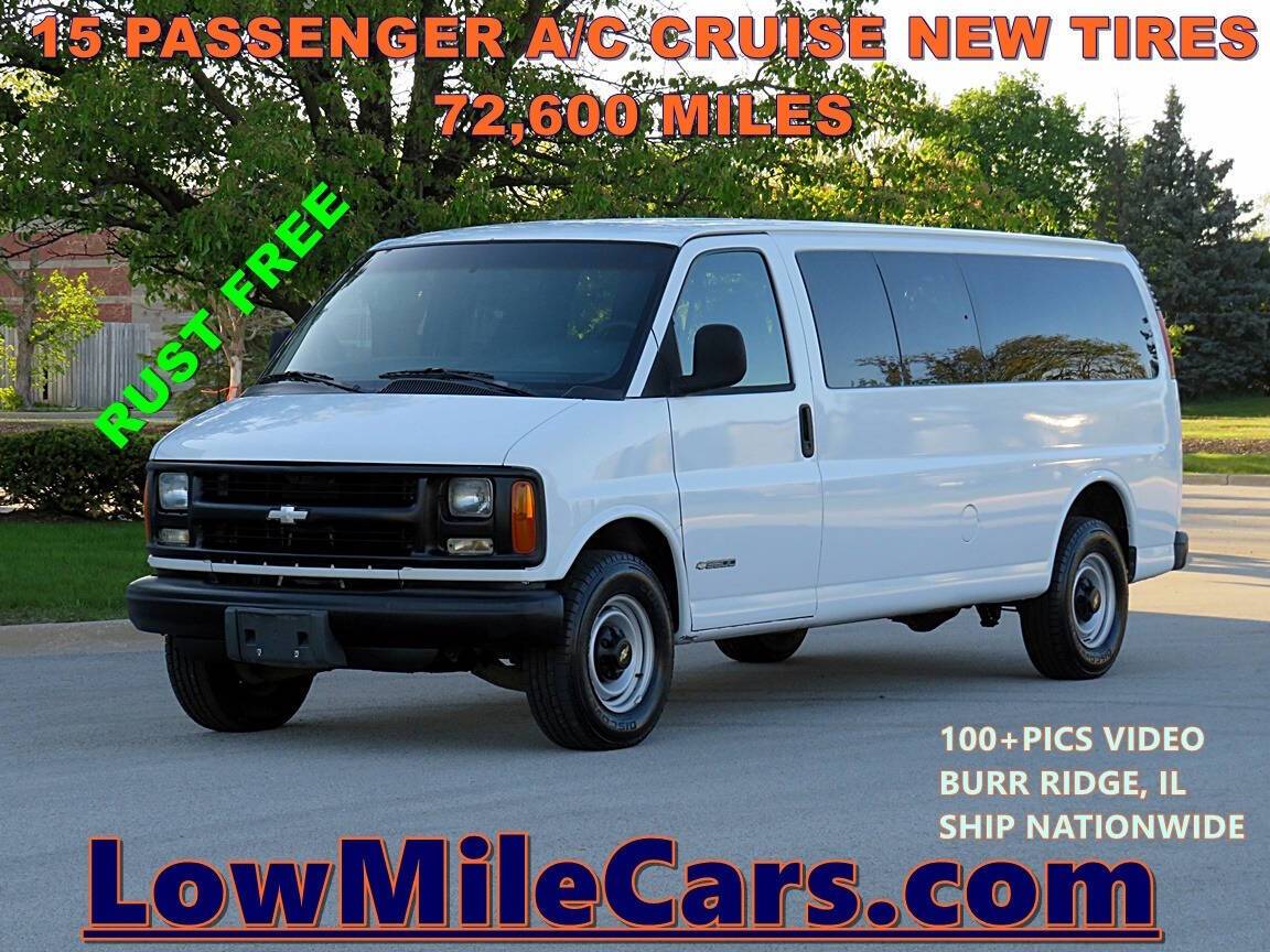 2002 Chevrolet Express Van Base — Passenger Van — 72,600 mi — Burr Ridge, IL