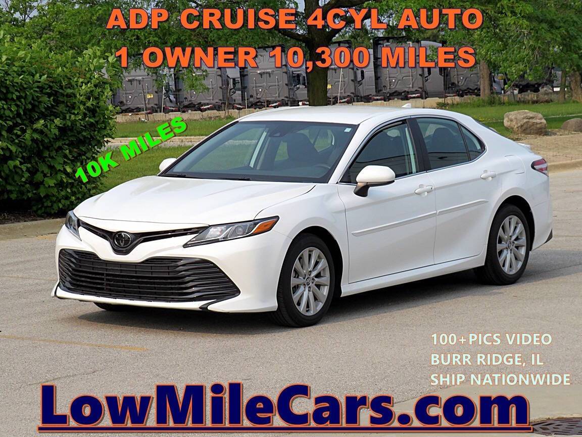 2020 Toyota Camry LE — Sedan — 10,300 mi — Burr Ridge, IL
