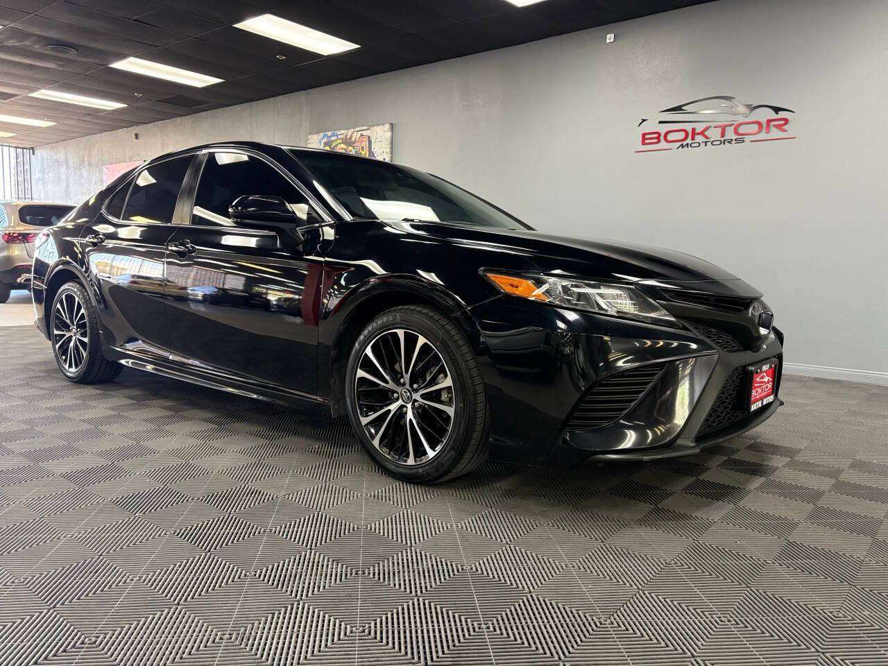 2018 Toyota Camry SE — Sedan — 88,831 mi — Las Vegas, NV