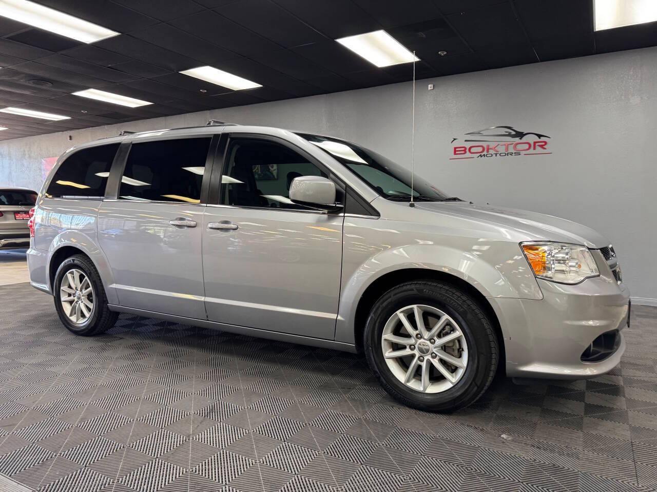 2019 Dodge Grand Caravan SXT — Minivan — 69,032 mi — Las Vegas, NV