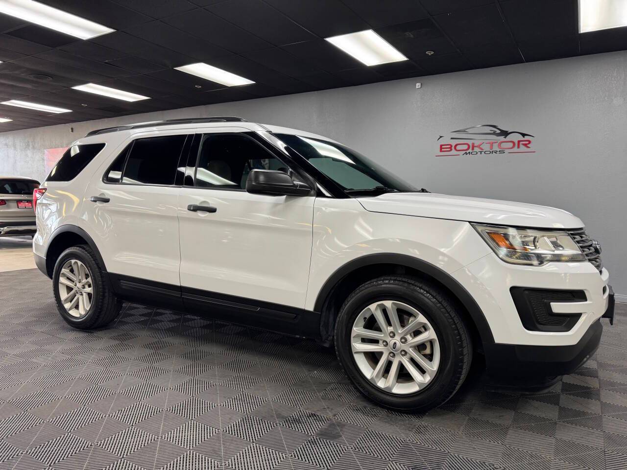 2017 Ford Explorer Base — SUV — 71,722 mi — Las Vegas, NV