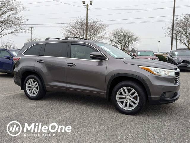 2015 Toyota Highlander LE V6 — SUV — 89,579 mi — Elizabeth City, NC